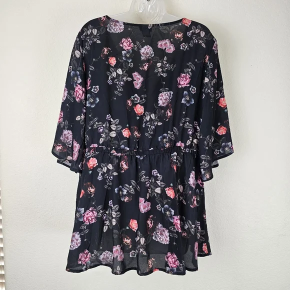 Torrid Black Floral Top Size 2 - Picture 4 of 9